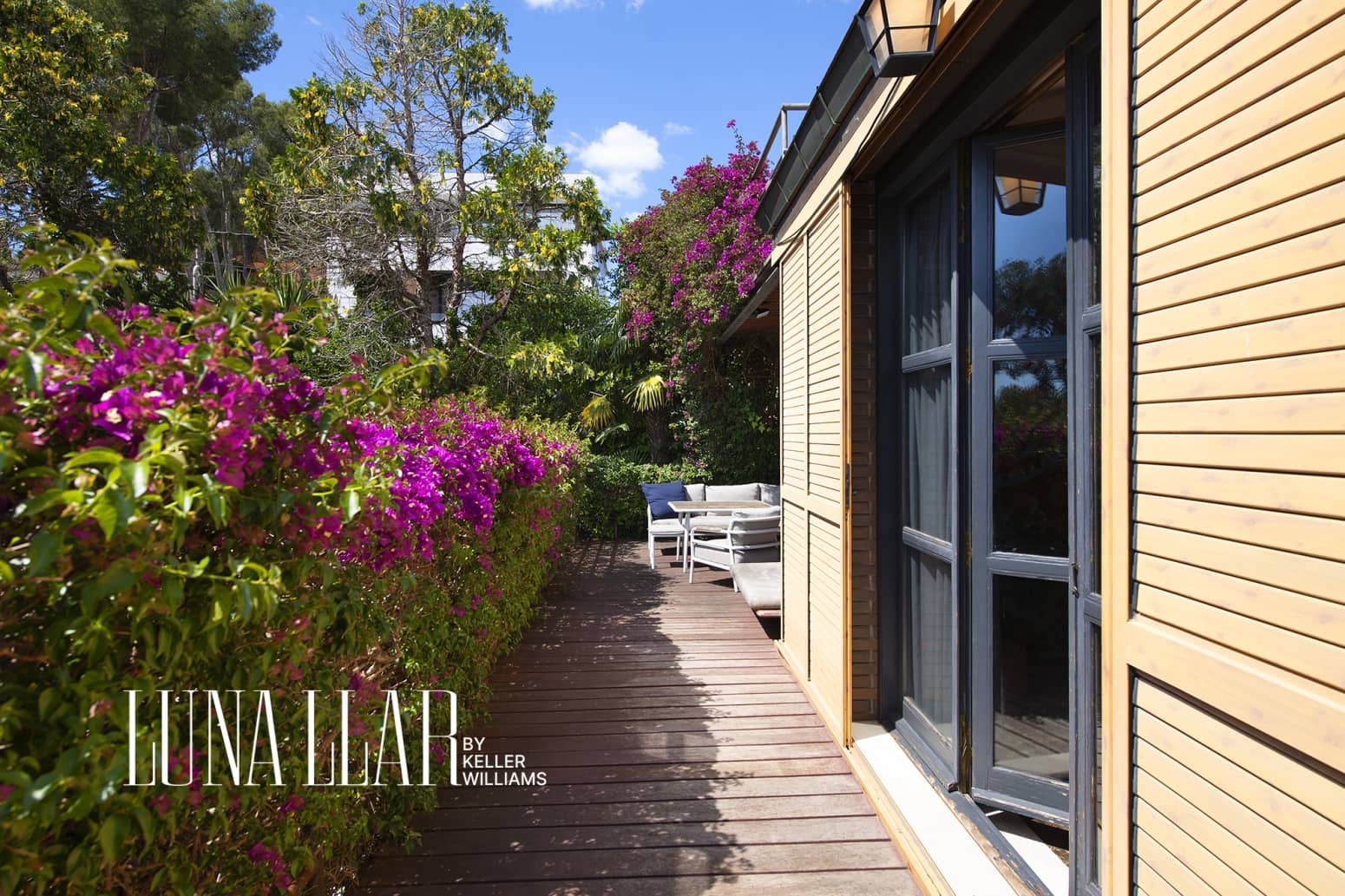 Villa for sale in Castelldefels - € 1,700,000 (Ref: 9875800)