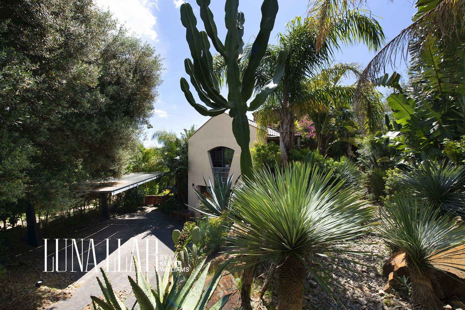Villa for sale in Castelldefels - € 1,700,000 (Ref: 9875800)