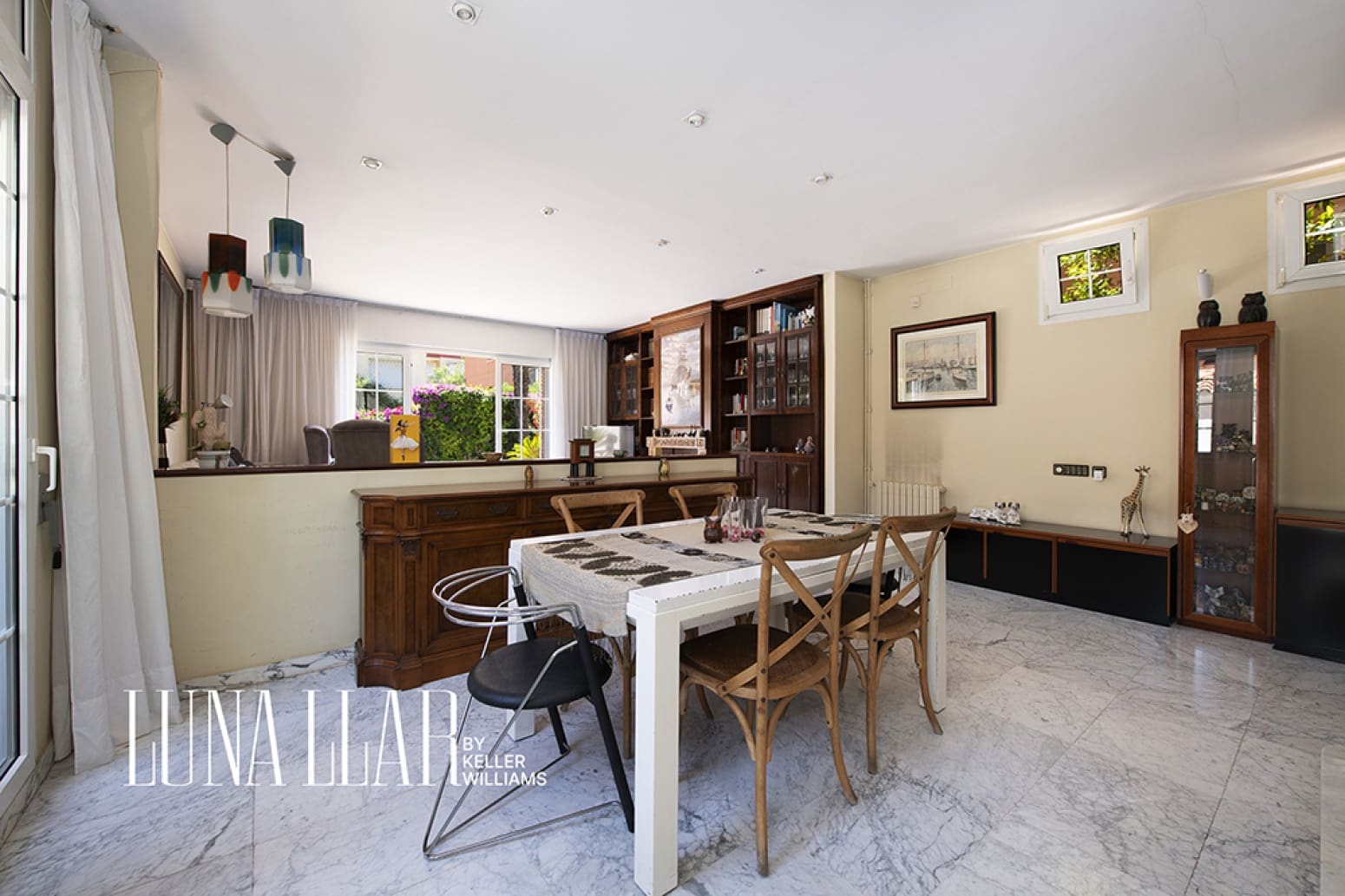 5 bedroom Villa for sale in Castelldefels with pool garage - € 1,399,000 (Ref: 9878160)