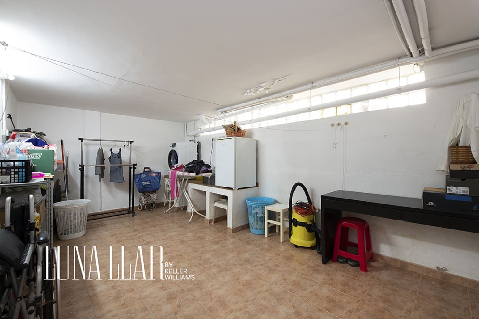 5 bedroom Villa for sale in Castelldefels with pool garage - € 1,399,000 (Ref: 9878160)