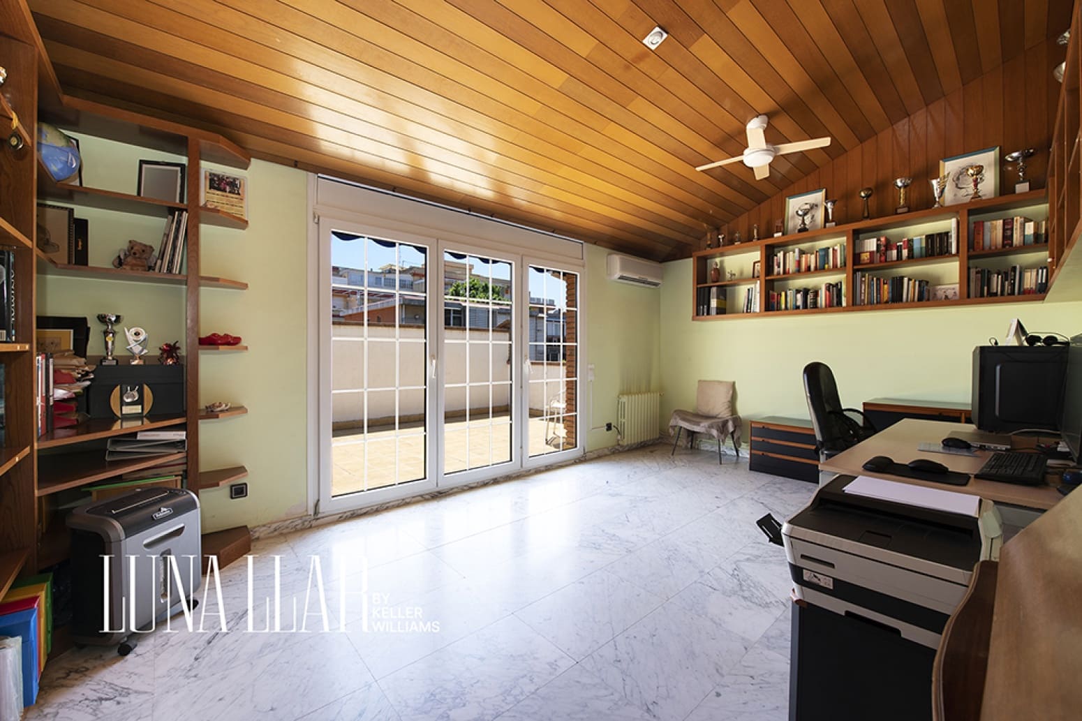 5 bedroom Villa for sale in Castelldefels with pool garage - € 1,399,000 (Ref: 9878160)