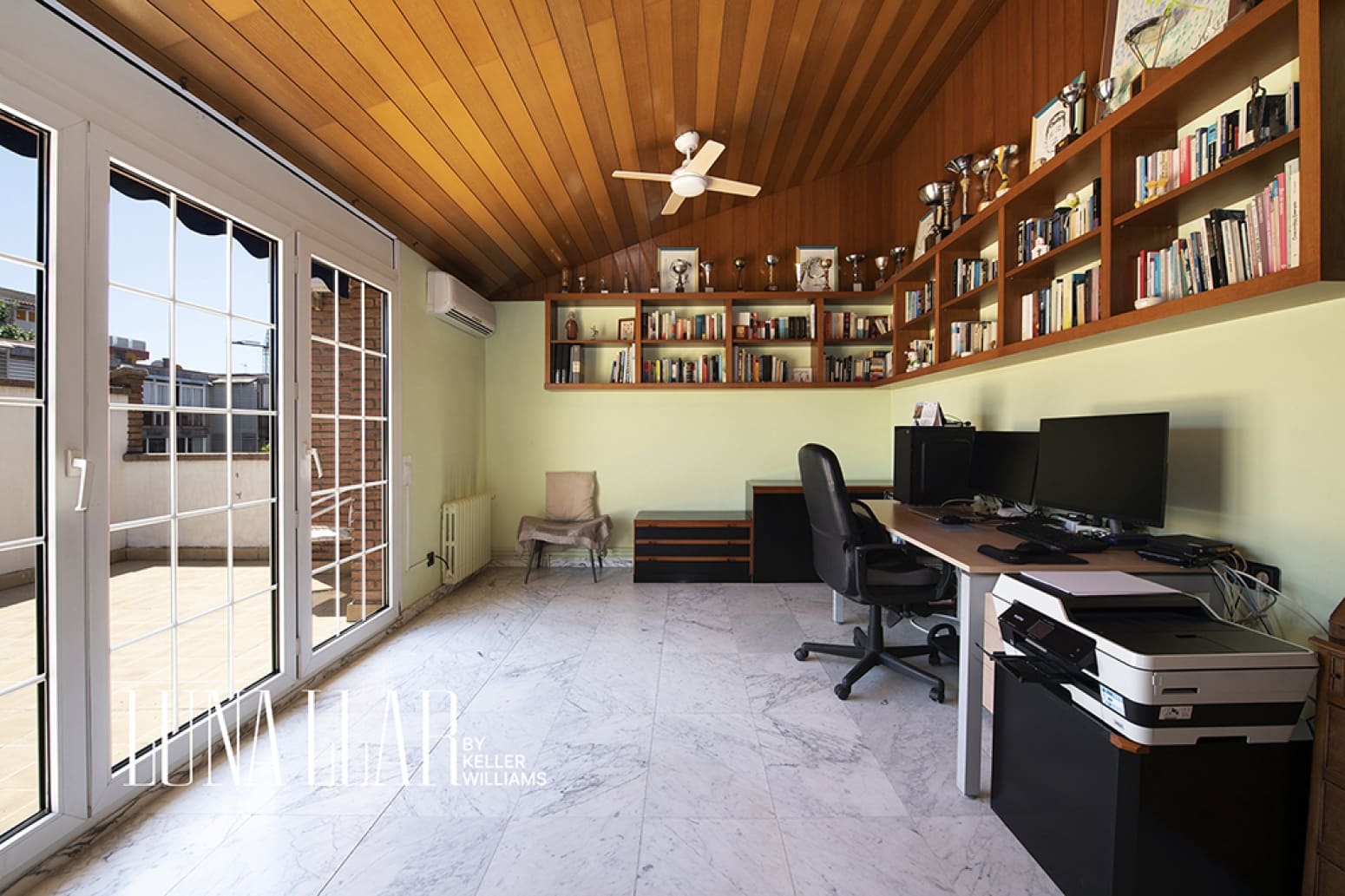 5 bedroom Villa for sale in Castelldefels with pool garage - € 1,399,000 (Ref: 9878160)