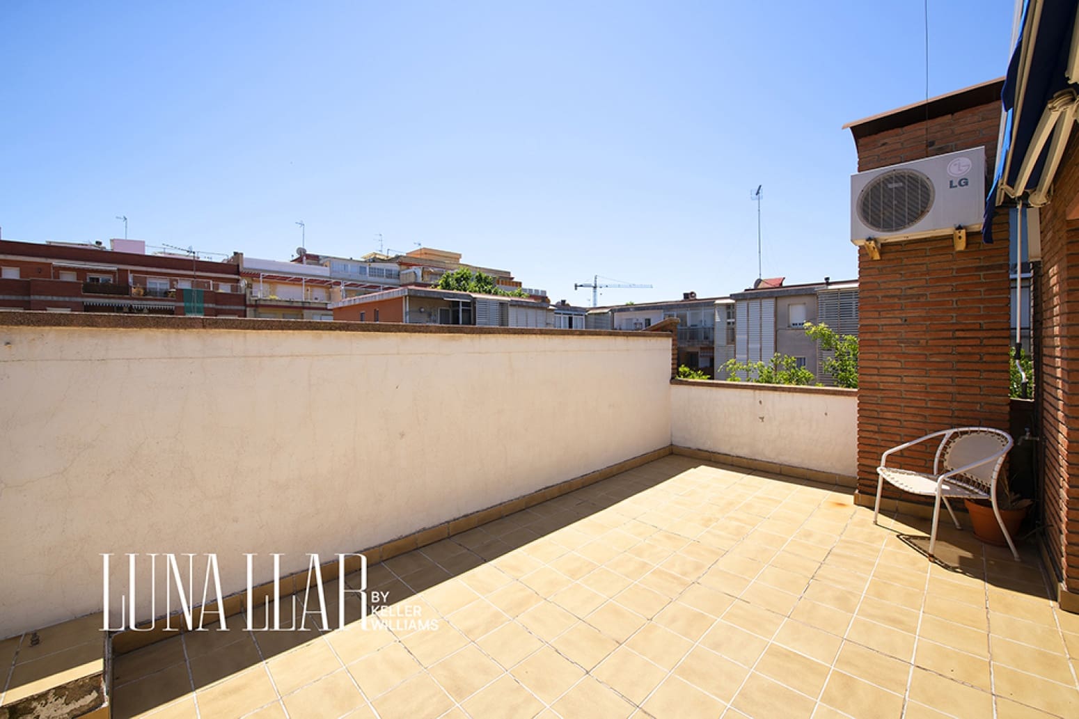 5 bedroom Villa for sale in Castelldefels with pool garage - € 1,399,000 (Ref: 9878160)
