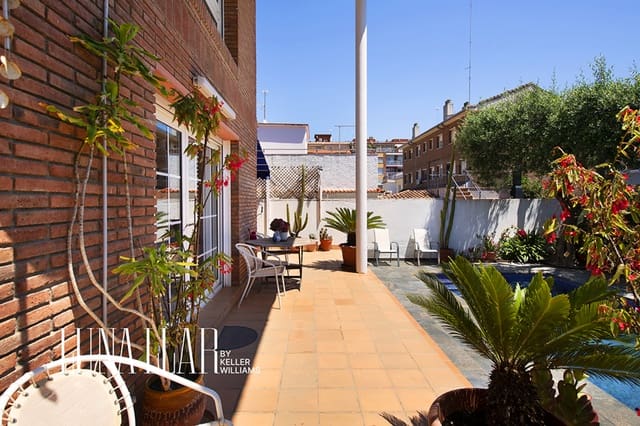 5 slaapkamer Villa te koop in Castelldefels met zwembad garage - € 1.399.000 (Ref: 9878160)