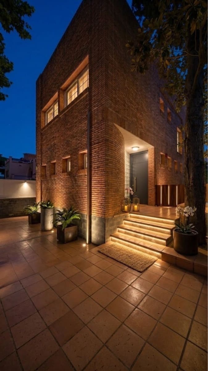 5 bedroom Villa for sale in Castelldefels with pool garage - € 1,399,000 (Ref: 9878160)