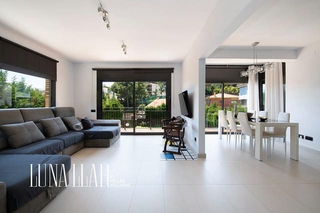 6 sypialnia Willa na sprzedaż w Castelldefels z garażem - 975 000 € (Ref: 9893950)
