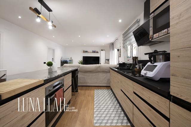 Piso de 2 habitaciones en Castelldefels en venta - 270.000 € (Ref: 9899226)