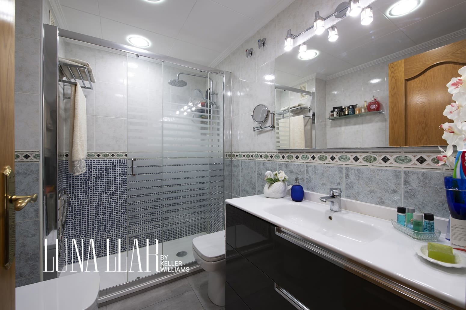 Piso de 3 habitaciones en Viladecans en venta - 481.000 € (Ref: 9926959)