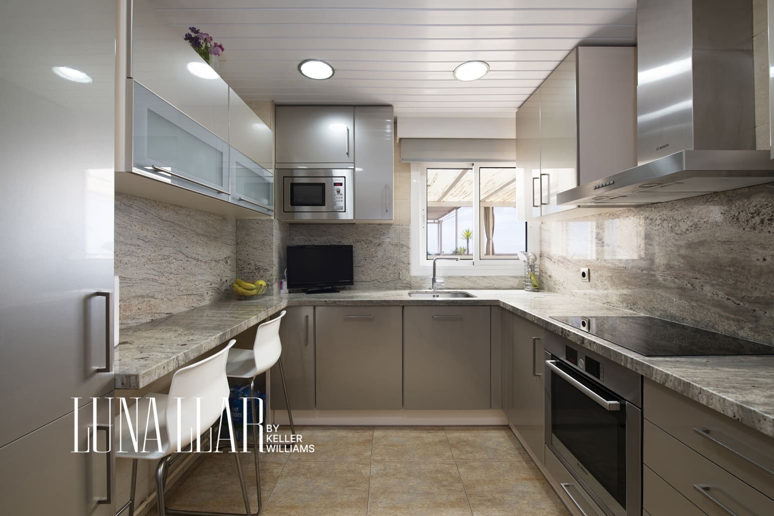Piso de 3 habitaciones en Viladecans en venta - 481.000 € (Ref: 9926959)