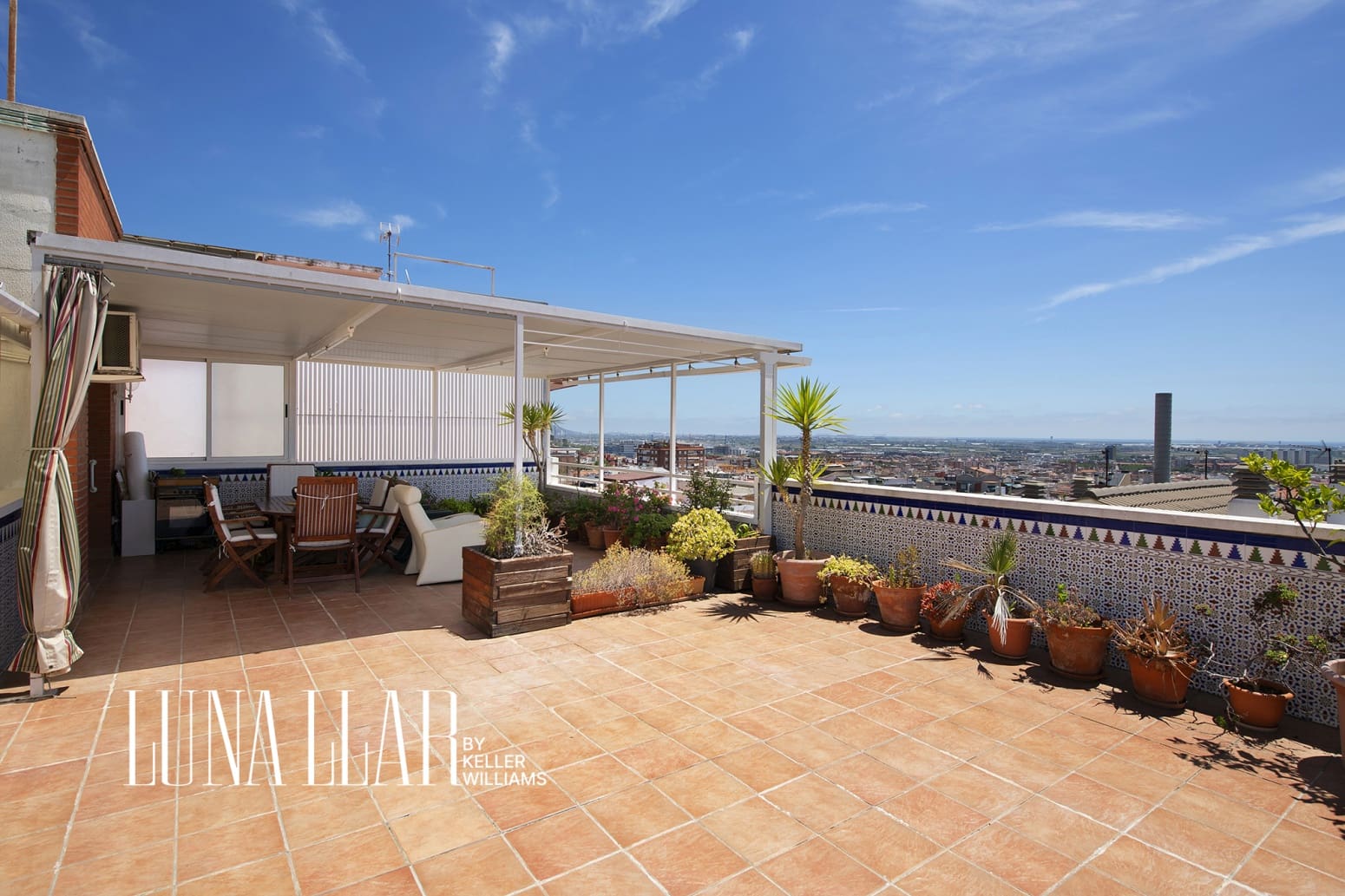 Piso de 3 habitaciones en Viladecans en venta - 481.000 € (Ref: 9926959)