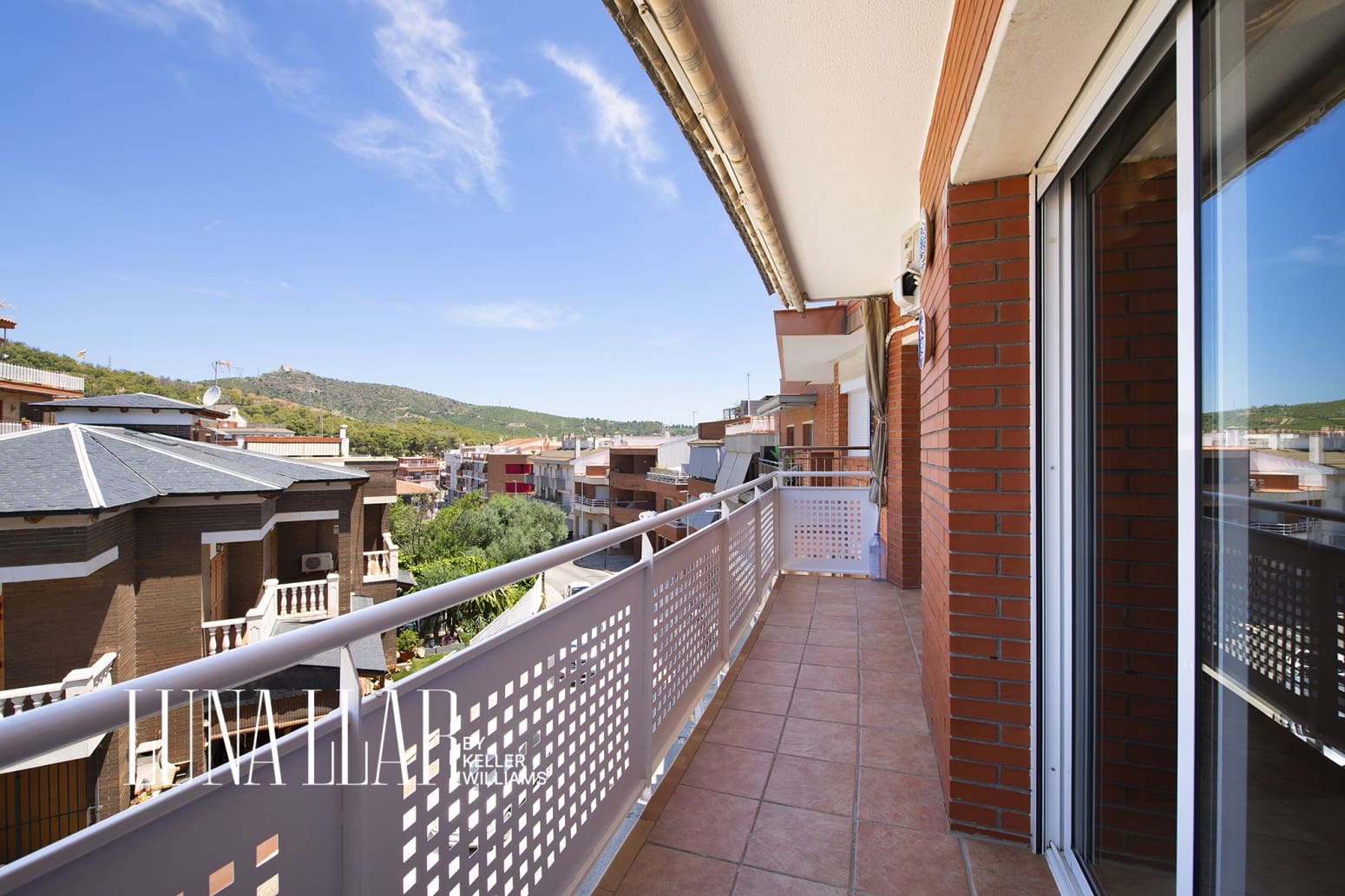 Piso de 3 habitaciones en Viladecans en venta - 481.000 € (Ref: 9926959)
