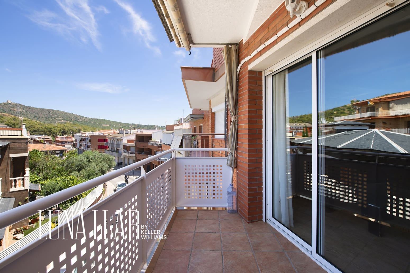 Piso de 3 habitaciones en Viladecans en venta - 481.000 € (Ref: 9926959)