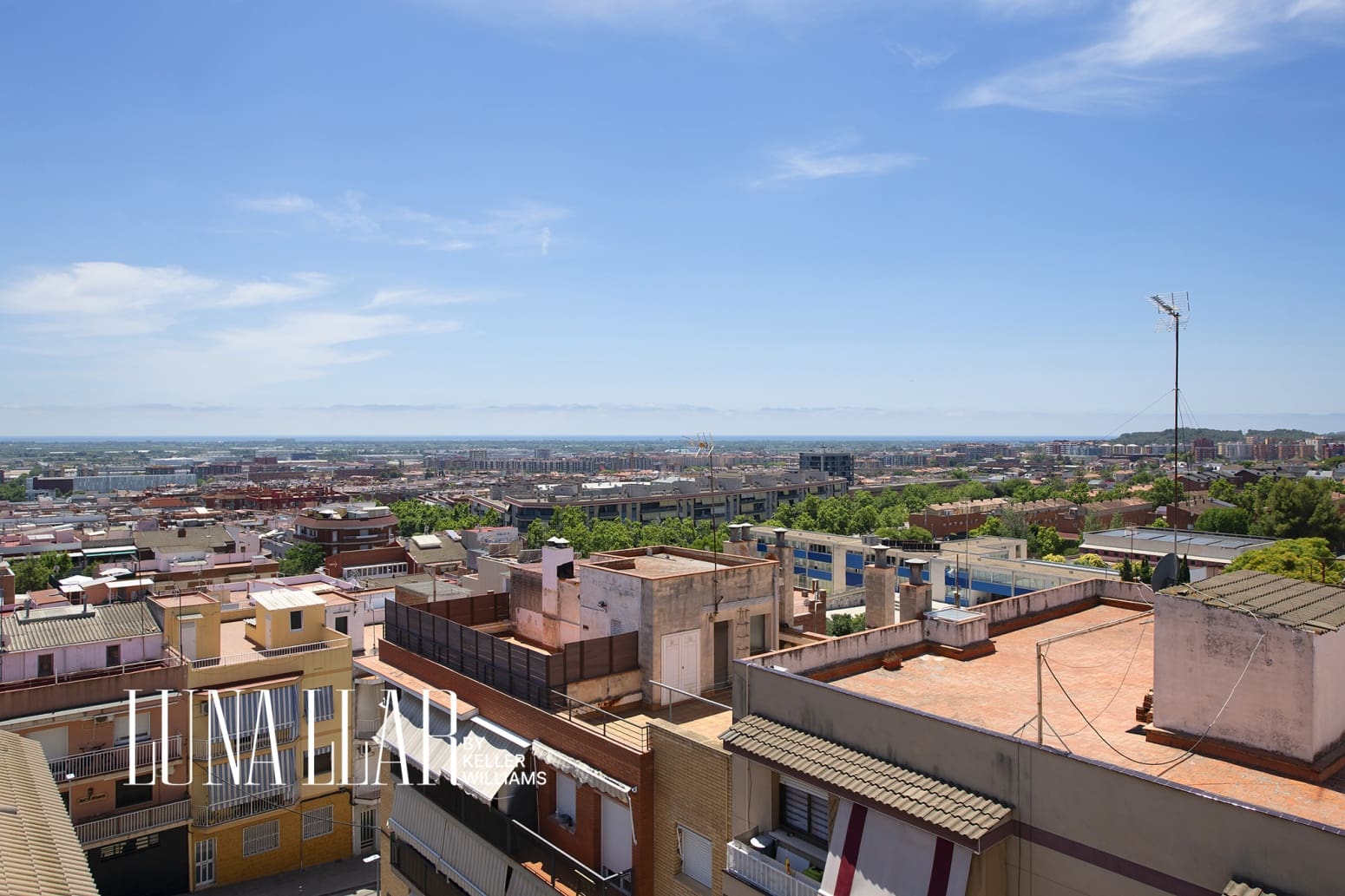 Piso de 3 habitaciones en Viladecans en venta - 481.000 € (Ref: 9926959)
