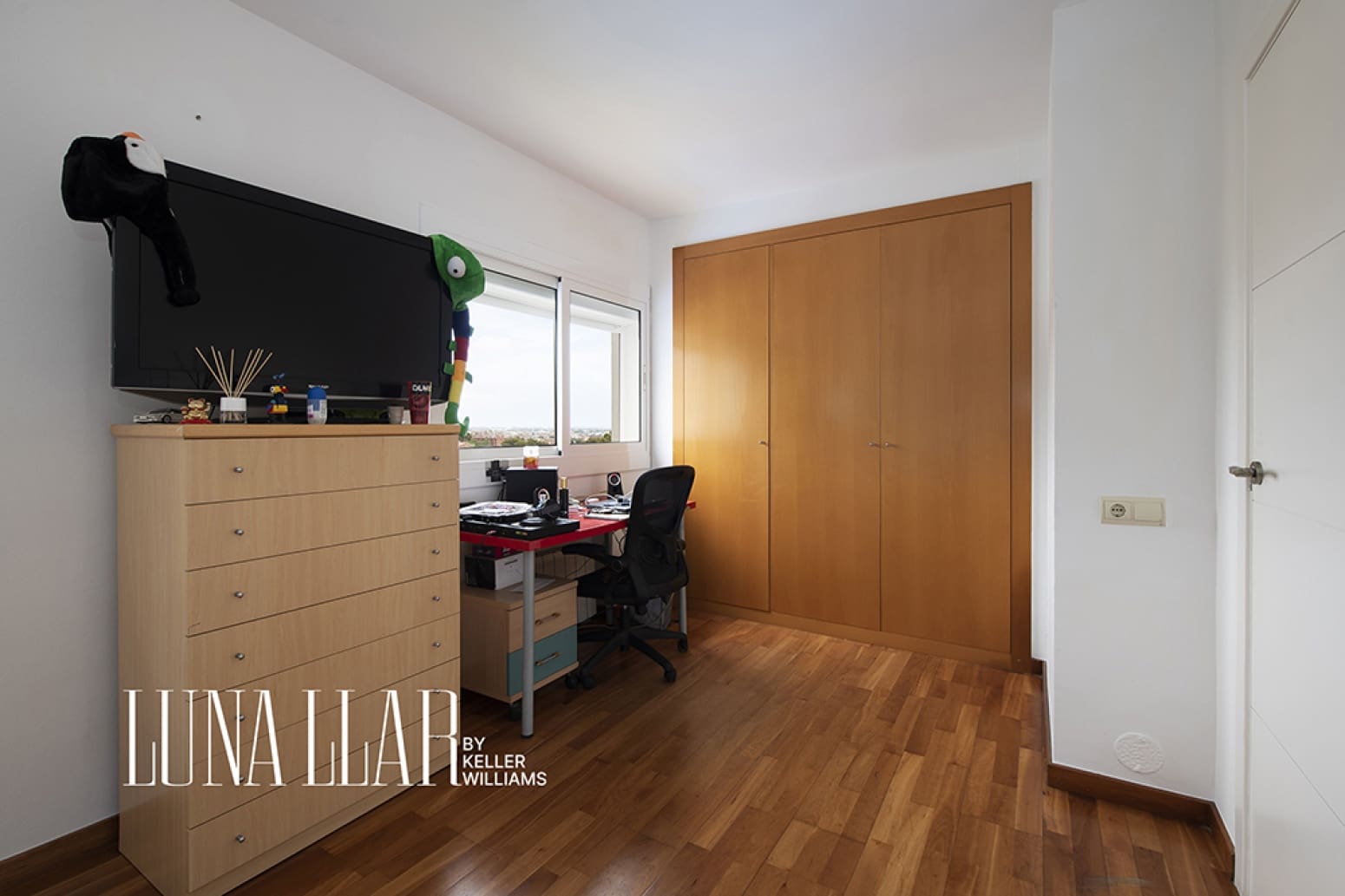 3 bedroom Villa for sale in Castelldefels with garage - € 890,000 (Ref: 9928934)