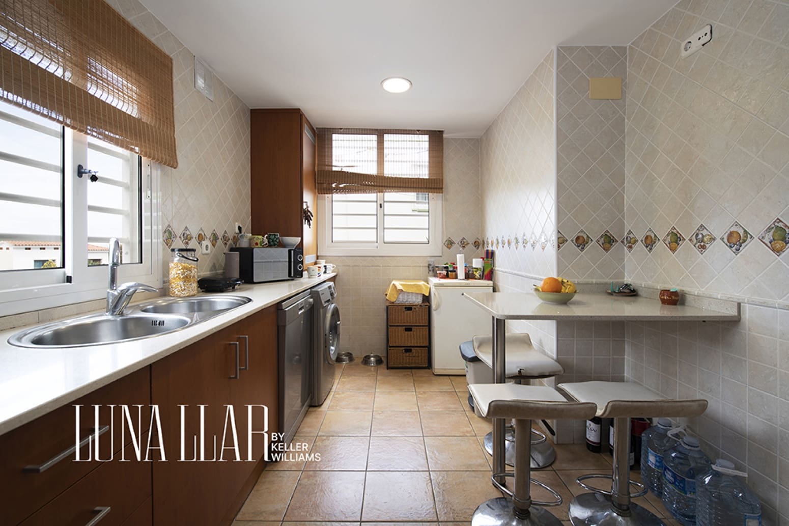 3 bedroom Villa for sale in Castelldefels with garage - € 890,000 (Ref: 9928934)