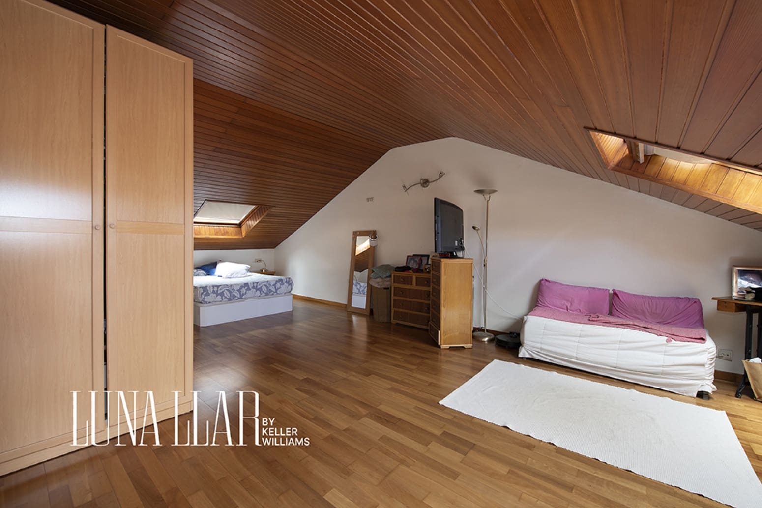 3 bedroom Villa for sale in Castelldefels with garage - € 890,000 (Ref: 9928934)