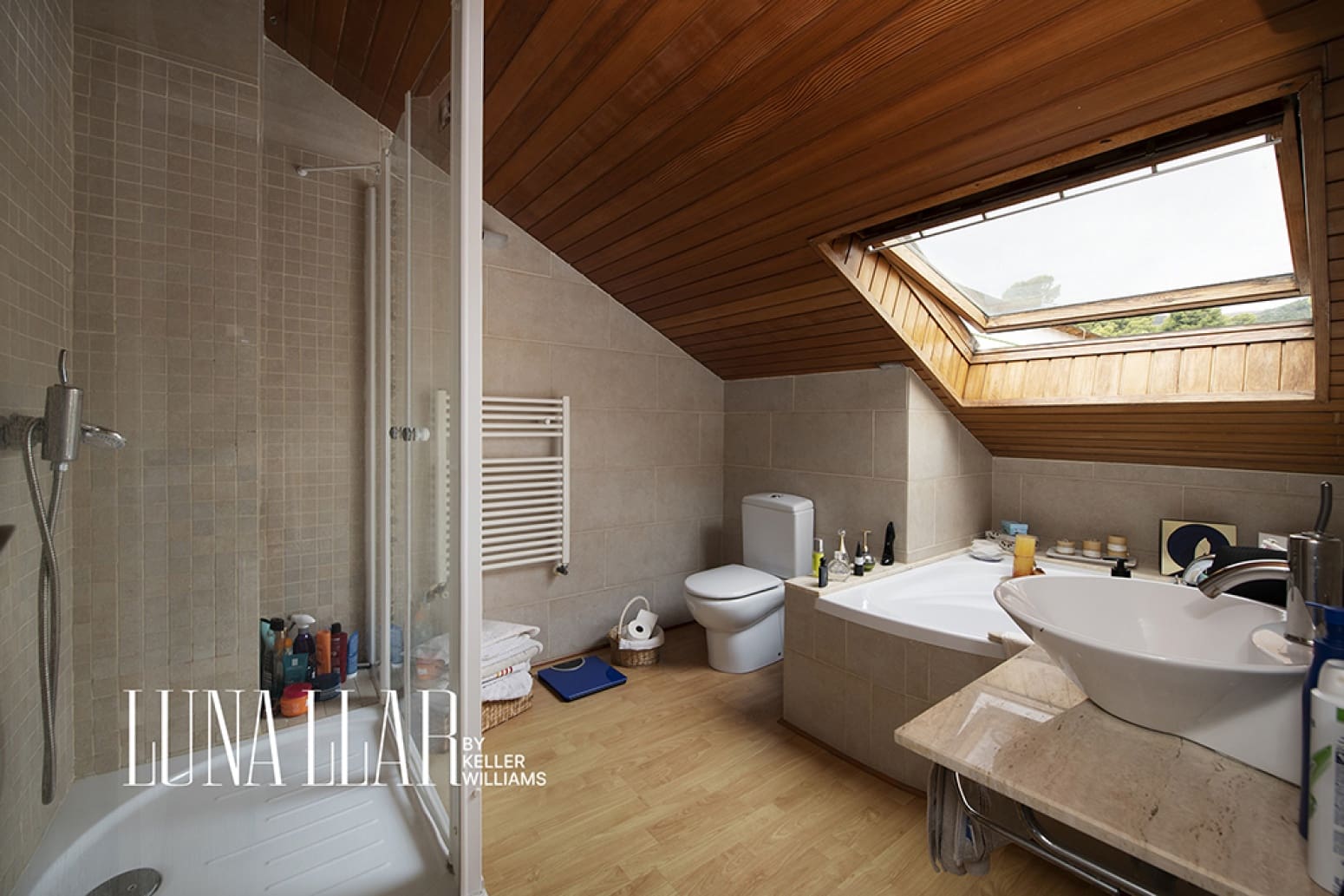 3 bedroom Villa for sale in Castelldefels with garage - € 890,000 (Ref: 9928934)