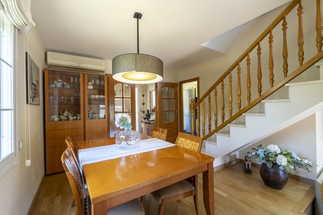 4 Zimmer Villa zu verkaufen in Viladecans mit Garage - 649.000 € (Ref: 9933696)