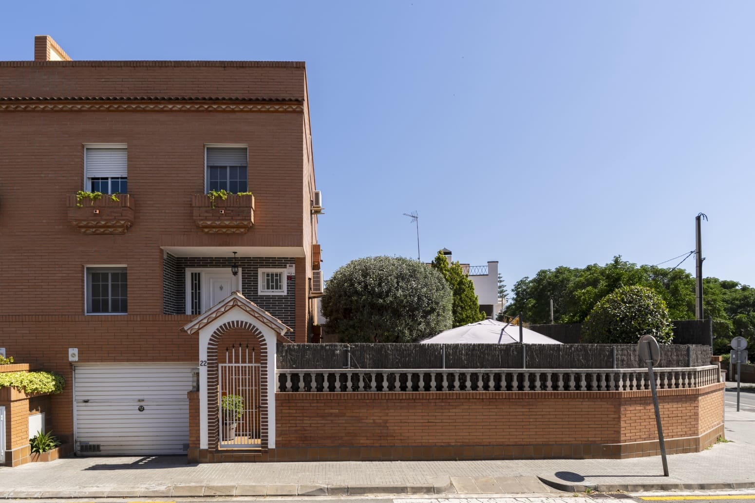 4 bedroom Villa for sale in Viladecans with garage - € 649,000 (Ref: 9933696)