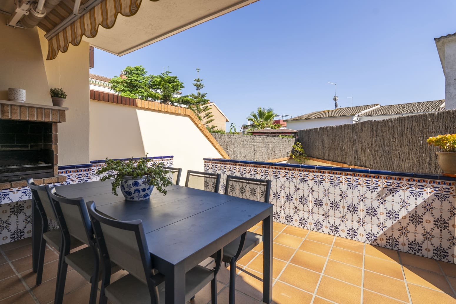 4 bedroom Villa for sale in Viladecans with garage - € 649,000 (Ref: 9933696)