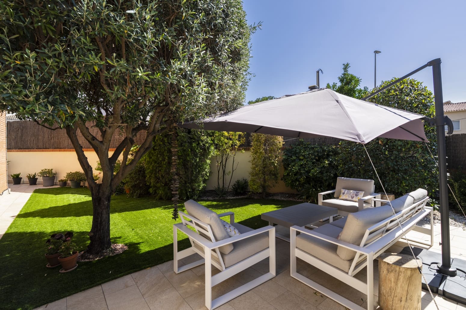 4 bedroom Villa for sale in Viladecans with garage - € 649,000 (Ref: 9933696)