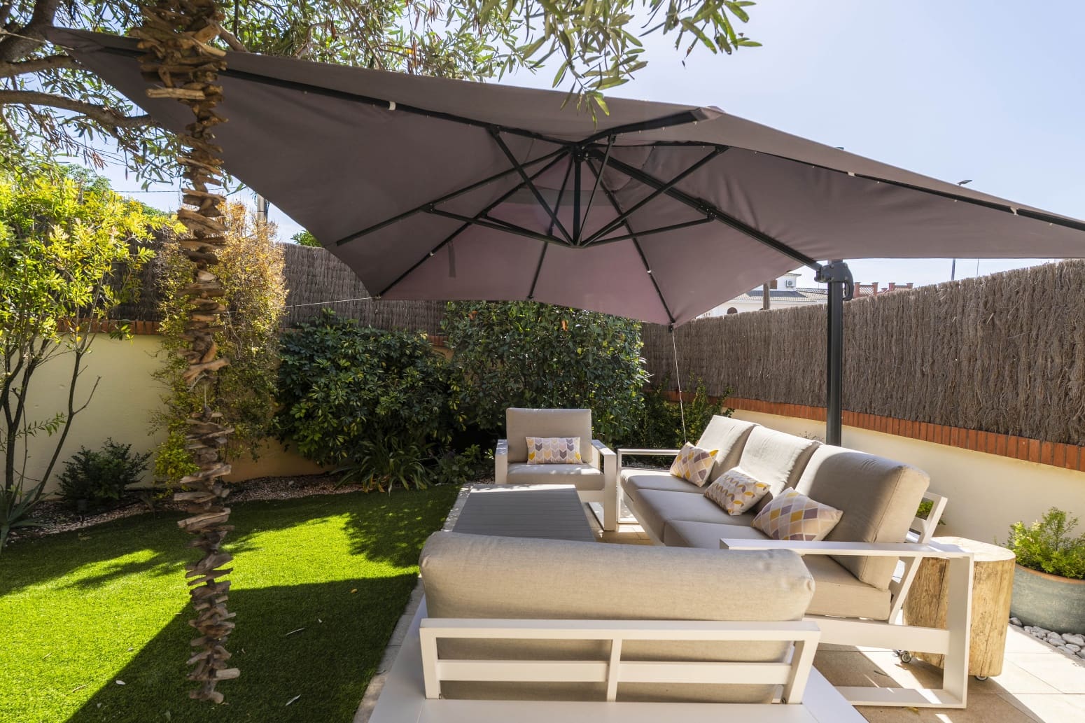 4 bedroom Villa for sale in Viladecans with garage - € 649,000 (Ref: 9933696)