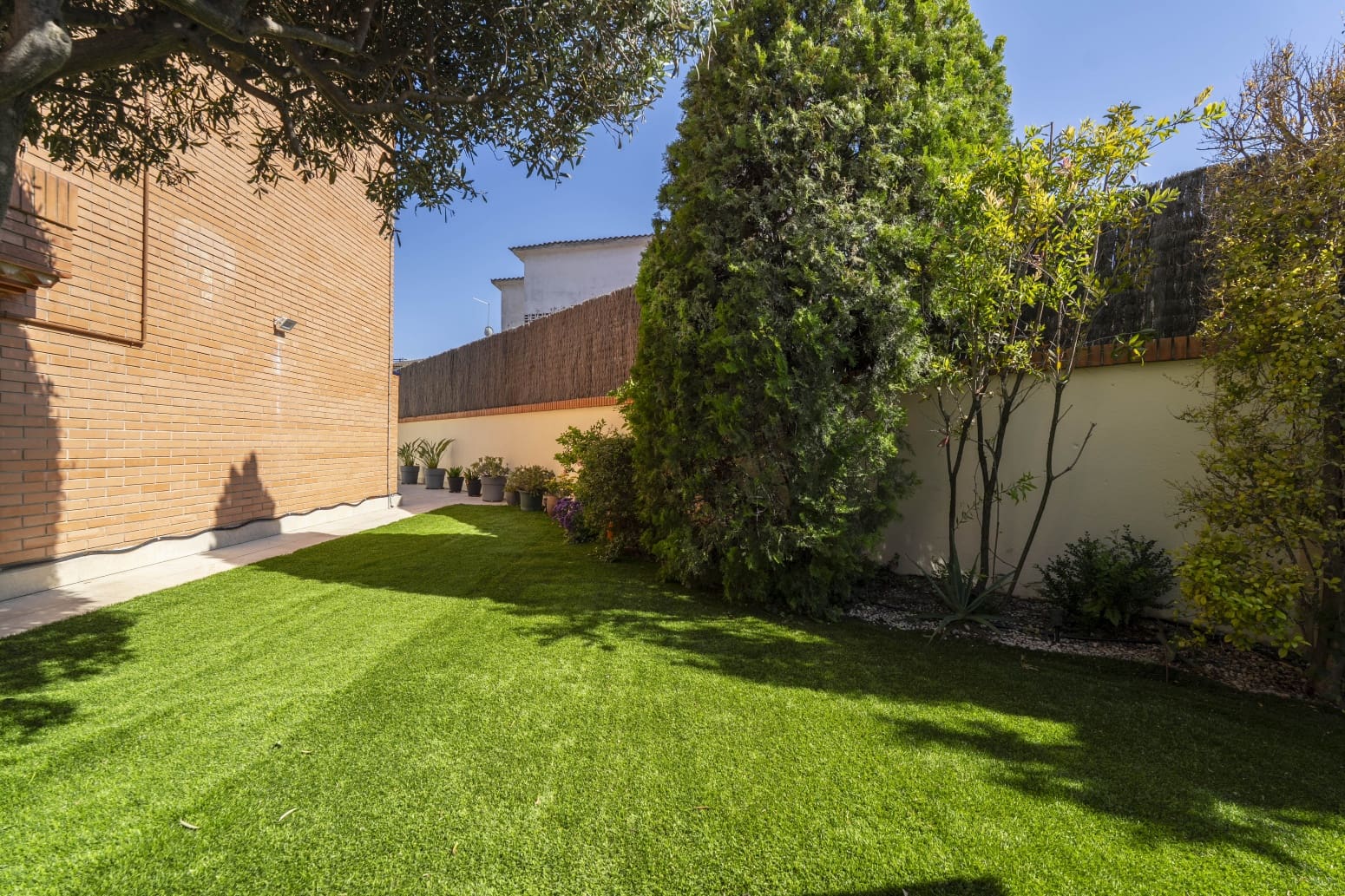 4 bedroom Villa for sale in Viladecans with garage - € 649,000 (Ref: 9933696)