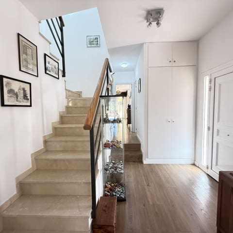 4 Zimmer Villa zu verkaufen in Sitges mit Garage - 840.000 € (Ref: 9933697)