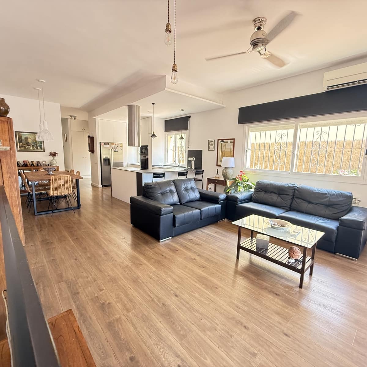 4 bedroom Villa for sale in Sitges with garage - € 840,000 (Ref: 9933697)