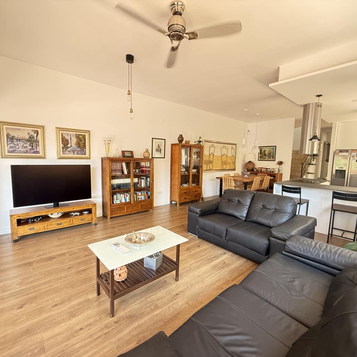4 bedroom Villa for sale in Sitges with garage - € 840,000 (Ref: 9933697)