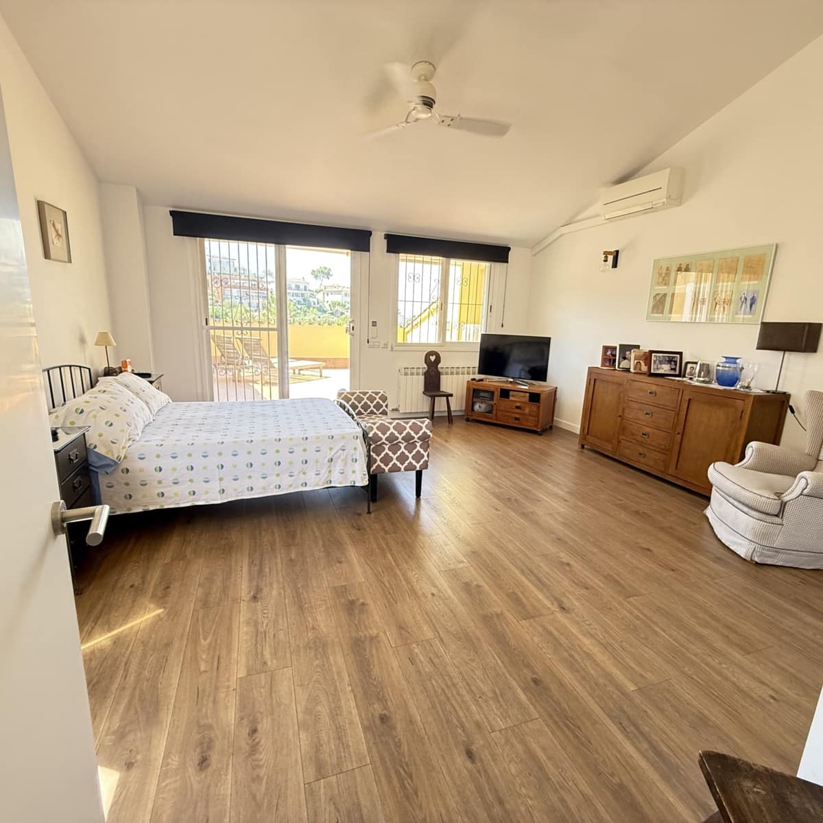4 bedroom Villa for sale in Sitges with garage - € 840,000 (Ref: 9933697)