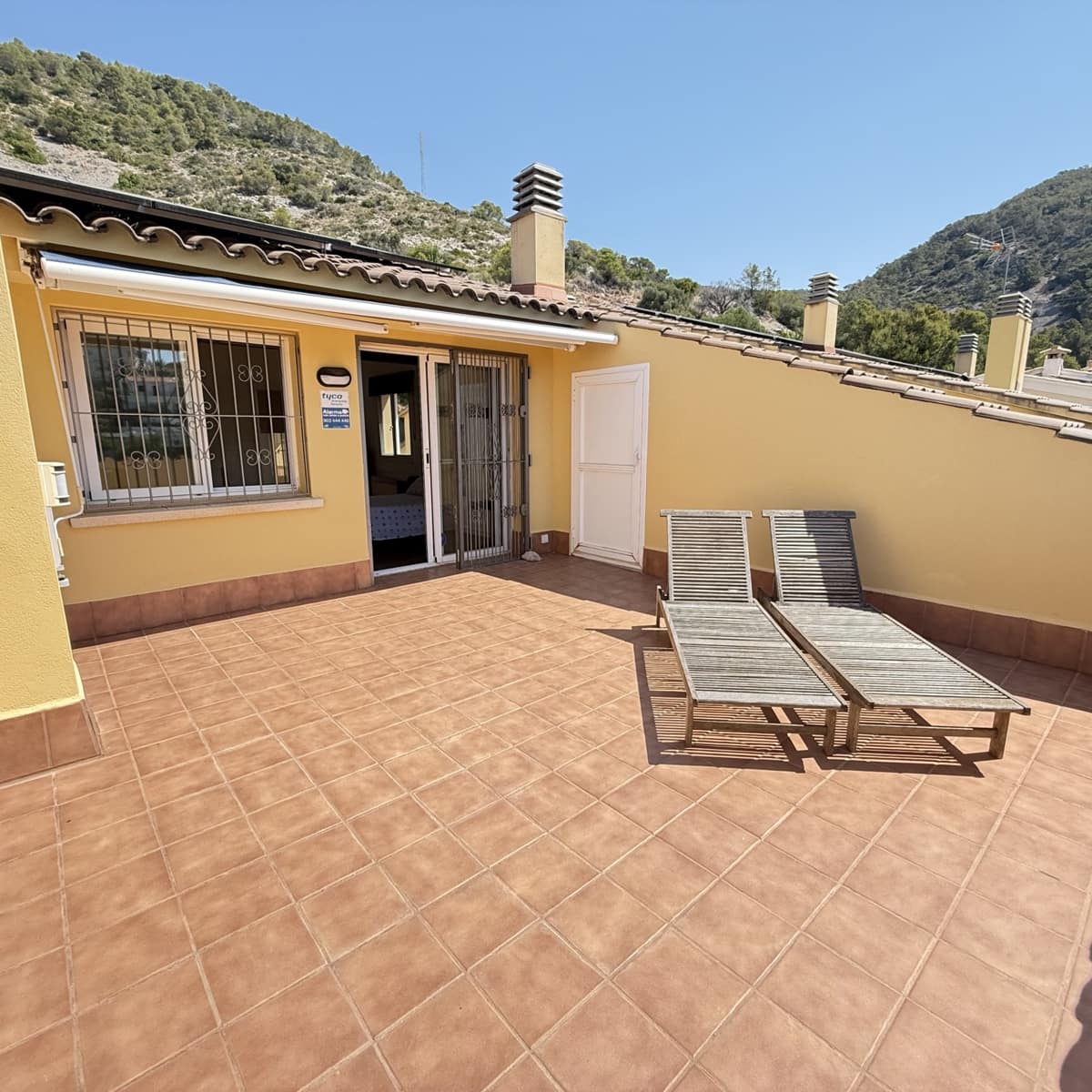 4 bedroom Villa for sale in Sitges with garage - € 840,000 (Ref: 9933697)