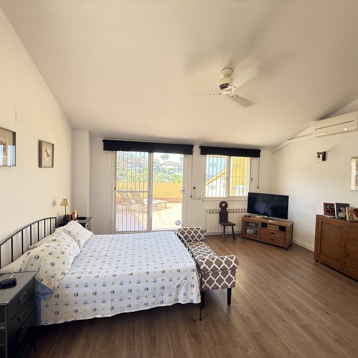 4 bedroom Villa for sale in Sitges with garage - € 840,000 (Ref: 9933697)