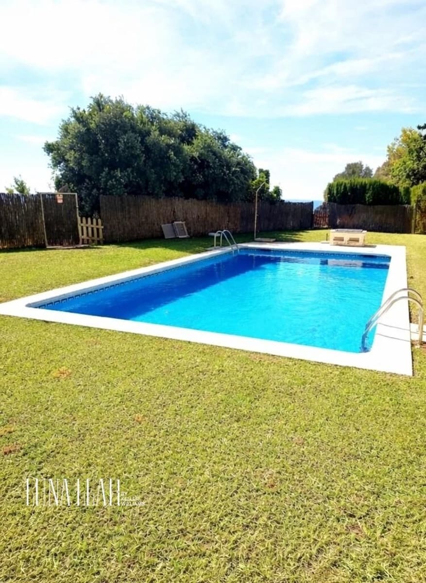 4 bedroom Villa for sale in Sitges with garage - € 840,000 (Ref: 9933697)