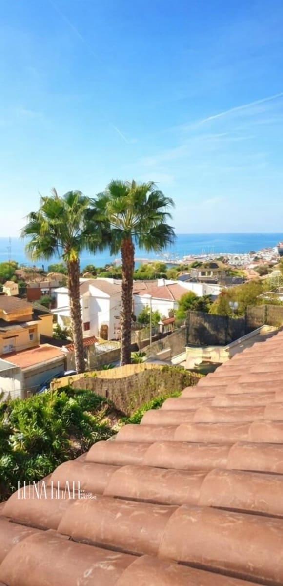4 bedroom Villa for sale in Sitges with garage - € 840,000 (Ref: 9933697)