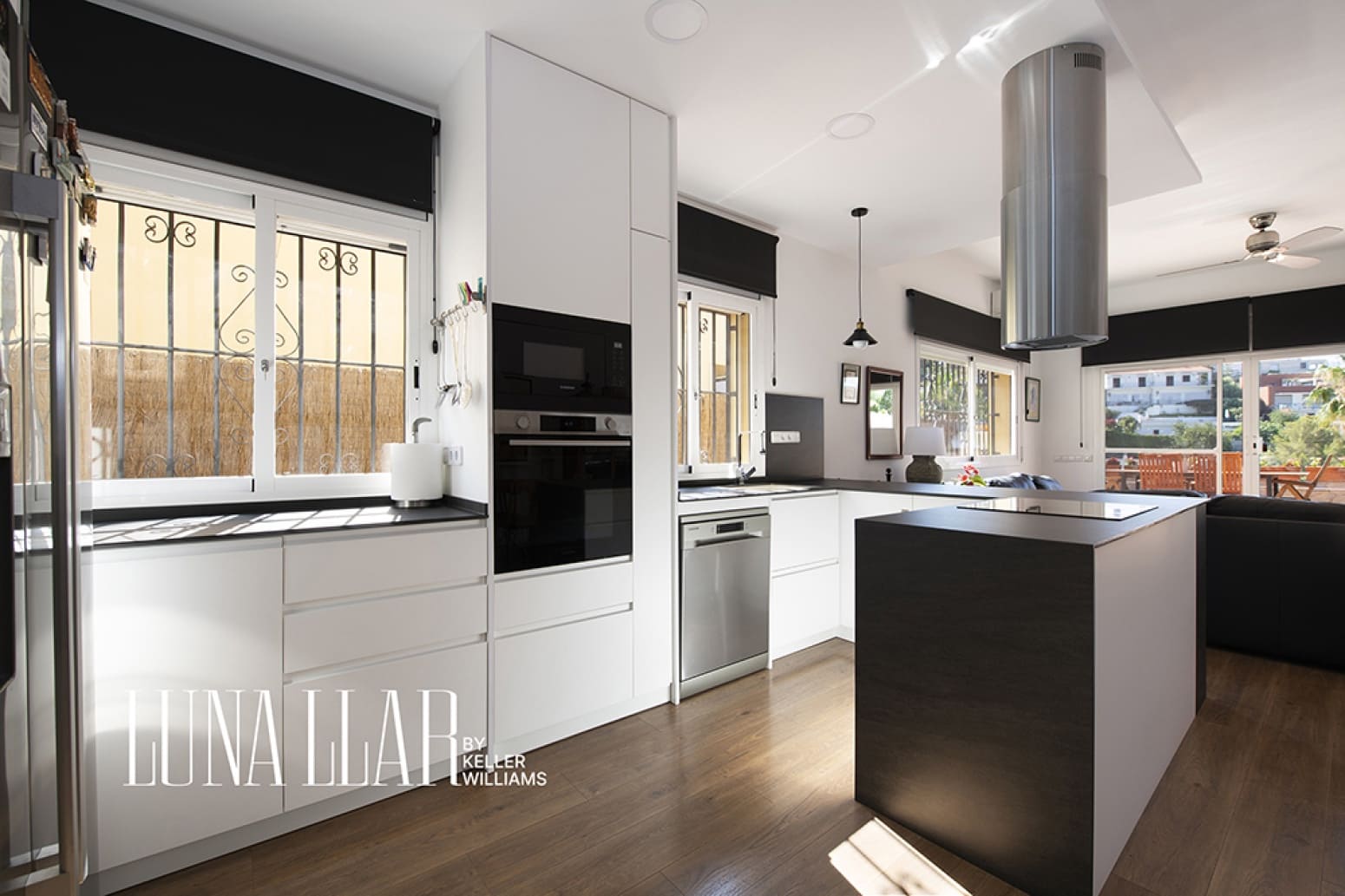 4 sypialnia Willa na sprzedaż w Sitges z garażem - 799 000 € (Ref: 9933697)