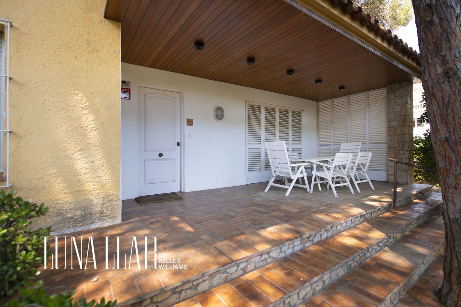 5 bedroom Villa for sale in Castelldefels with garage - € 1,150,000 (Ref: 9939526)