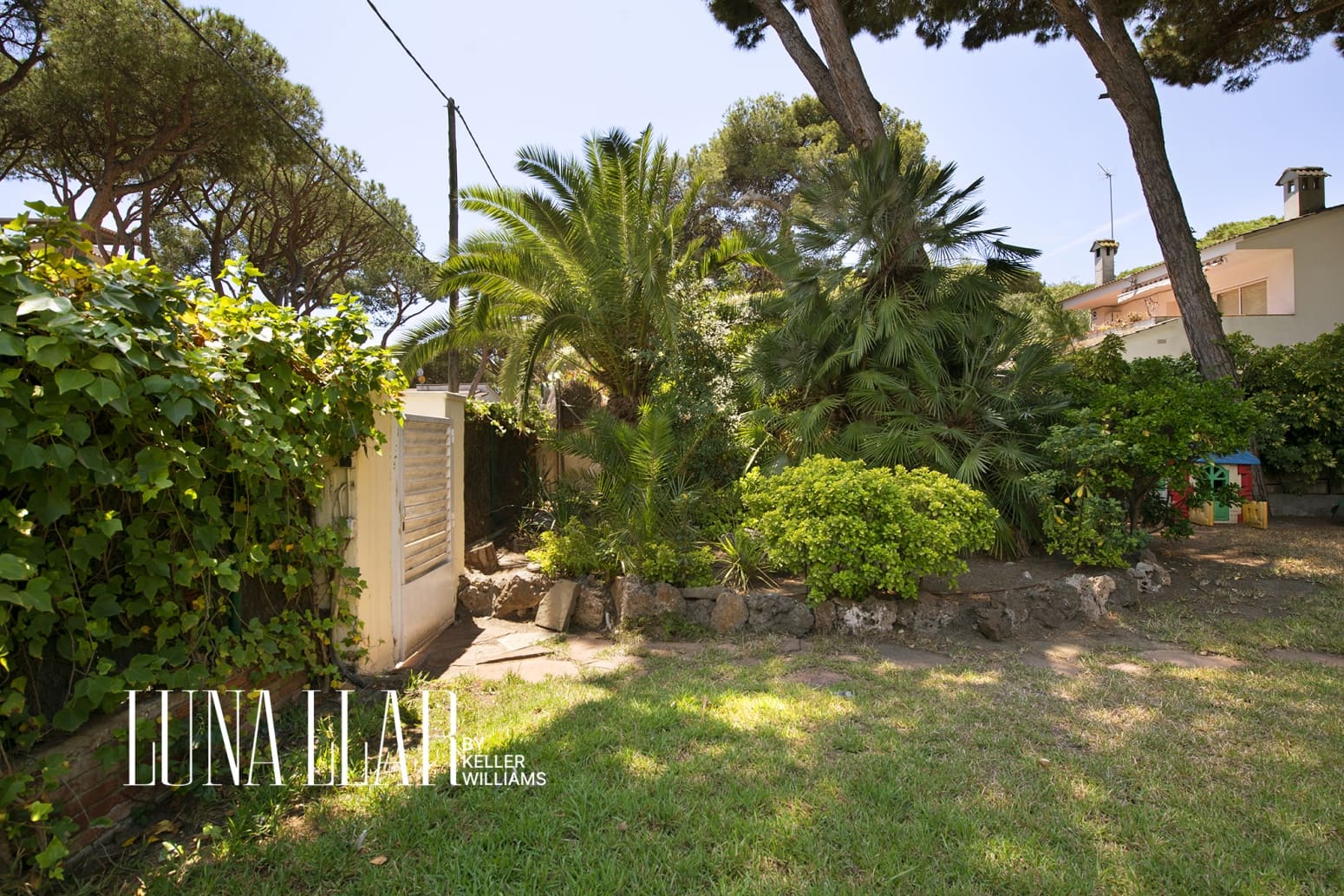 5 bedroom Villa for sale in Castelldefels with garage - € 1,150,000 (Ref: 9939526)