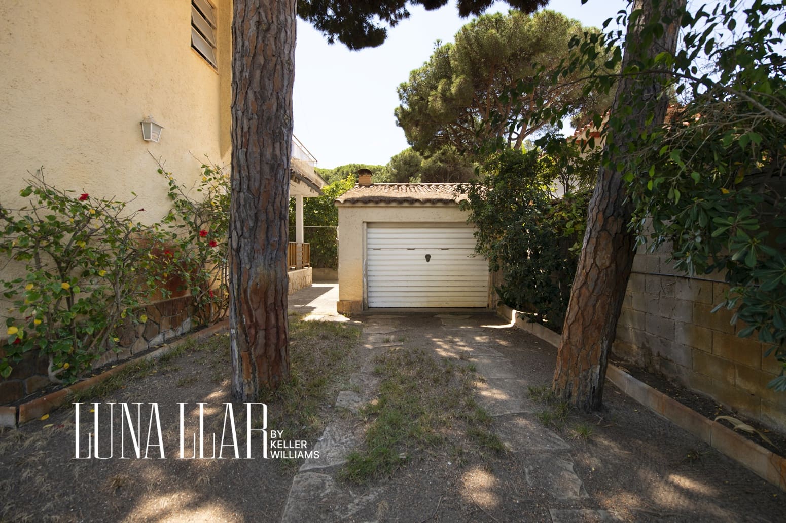 5 bedroom Villa for sale in Castelldefels with garage - € 1,150,000 (Ref: 9939526)