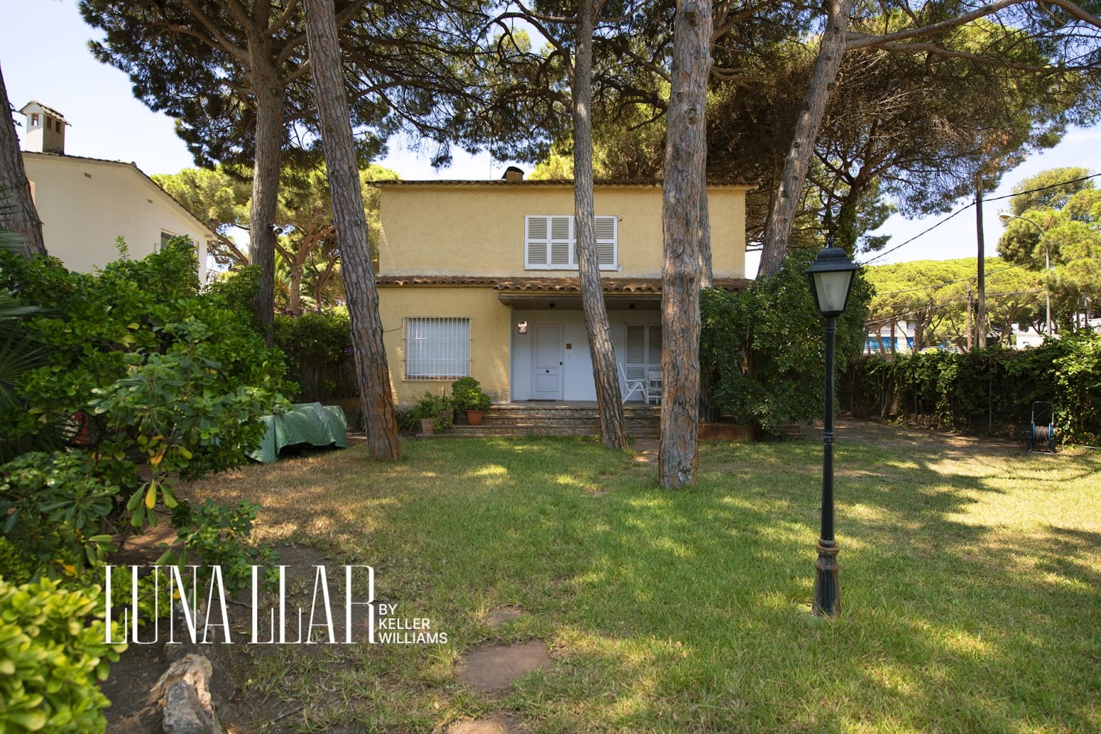 5 bedroom Villa for sale in Castelldefels with garage - € 1,150,000 (Ref: 9939526)