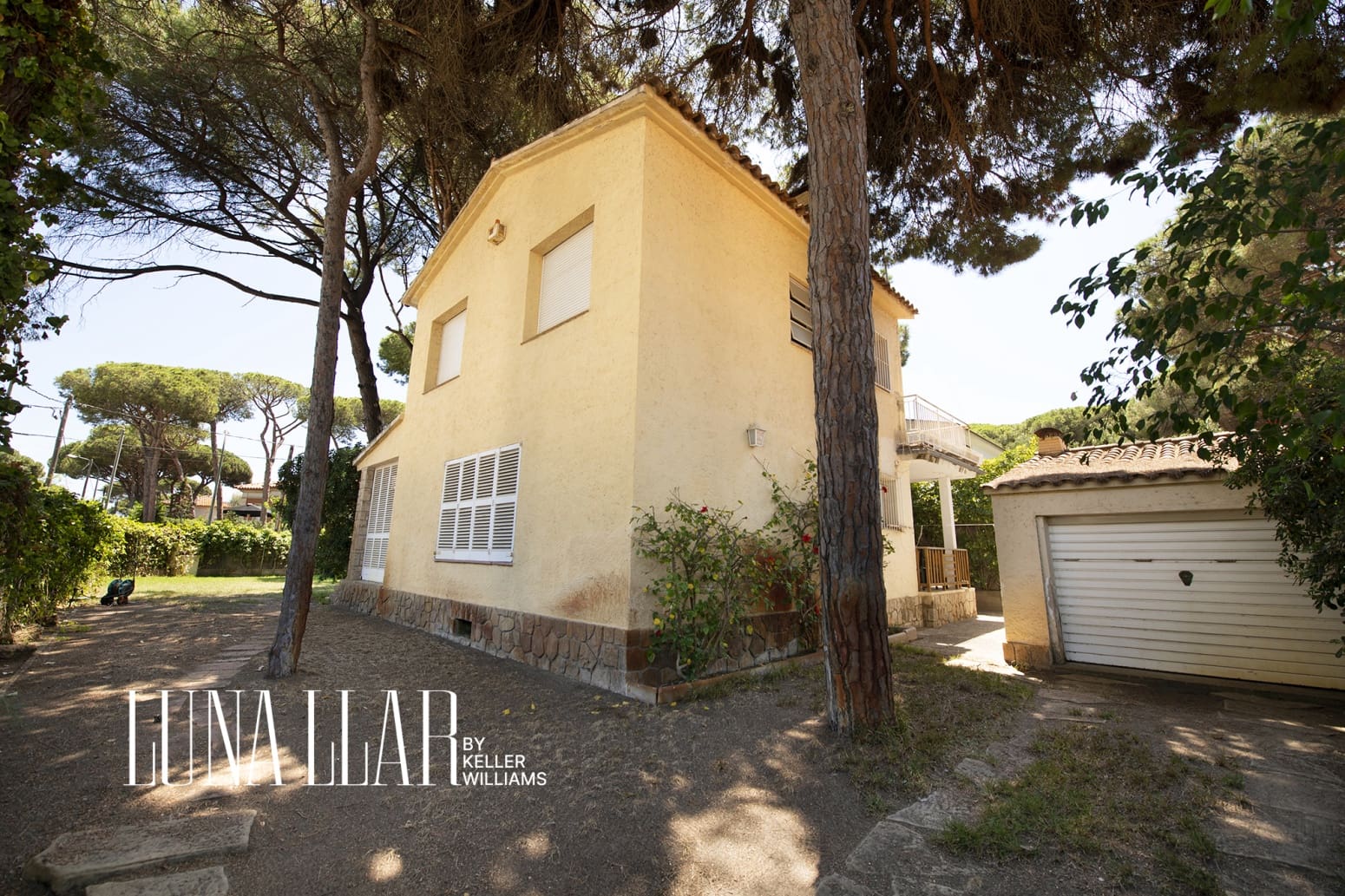 5 bedroom Villa for sale in Castelldefels with garage - € 1,150,000 (Ref: 9939526)