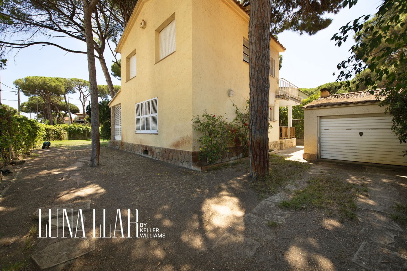 5 bedroom Villa for sale in Castelldefels with garage - € 1,150,000 (Ref: 9939526)