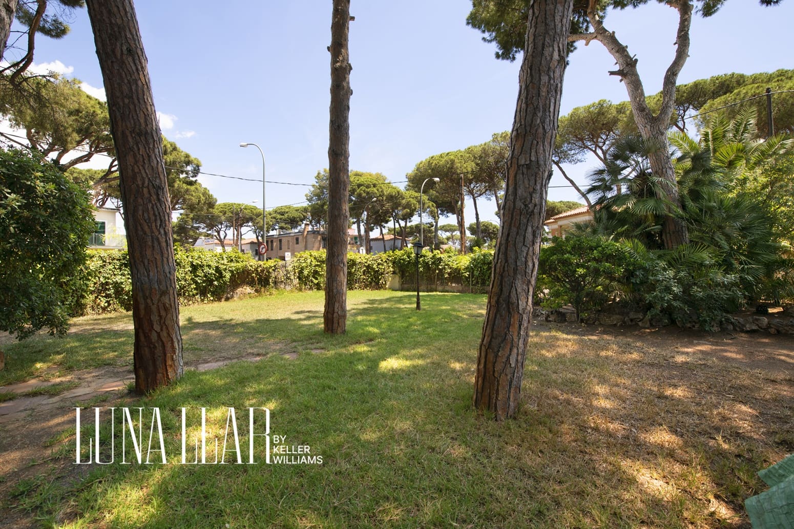 5 bedroom Villa for sale in Castelldefels with garage - € 1,150,000 (Ref: 9939526)