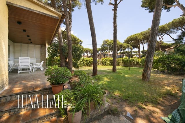Chalet de 5 habitaciones en Castelldefels en venta con garaje - 1.150.000 € (Ref: 9939526)