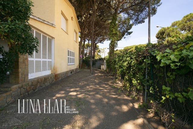 Chalet de 5 habitaciones en Castelldefels en venta con garaje - 1.150.000 € (Ref: 9939526)