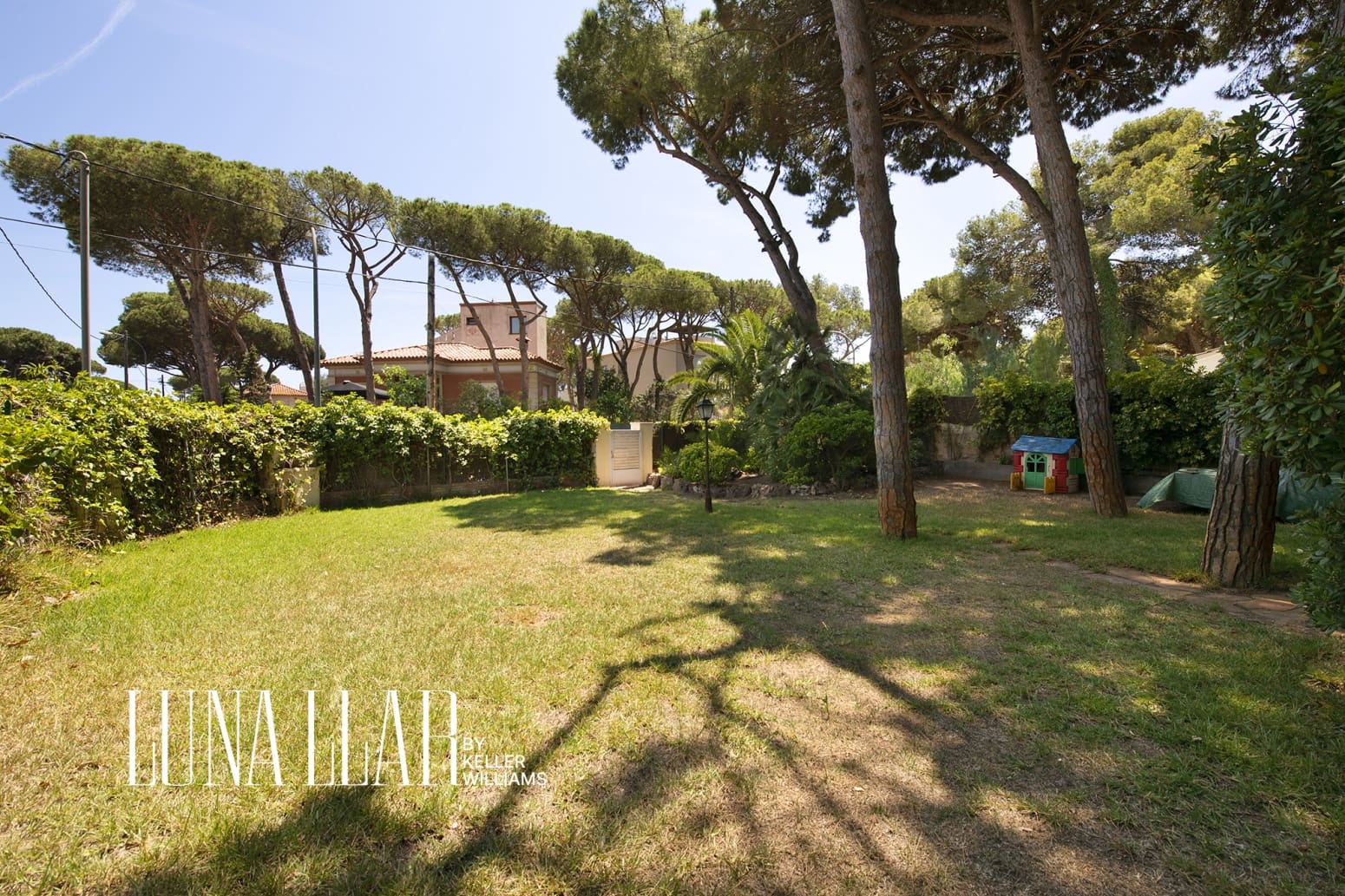 5 bedroom Villa for sale in Castelldefels with garage - € 1,150,000 (Ref: 9939526)