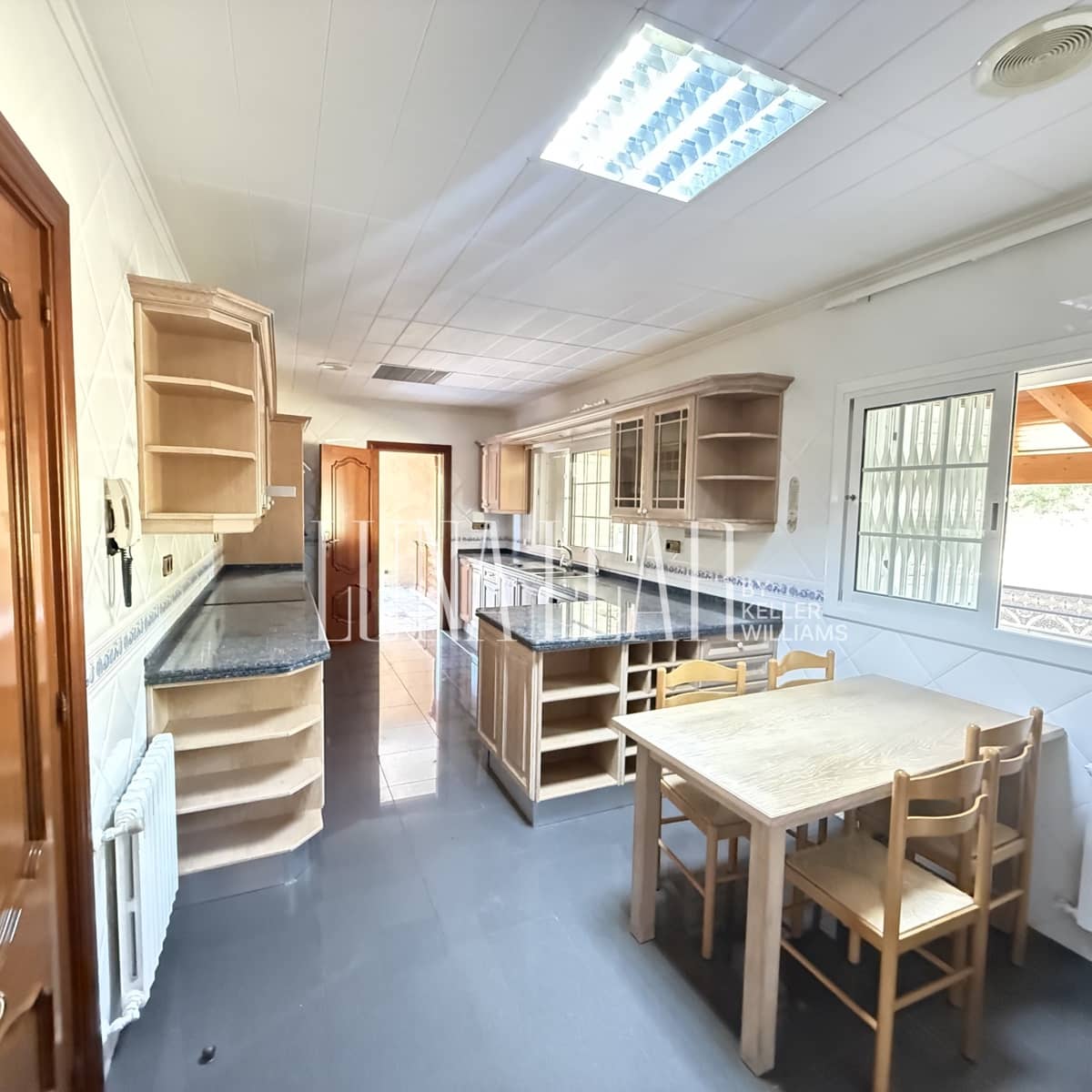 6 quarto Moradia para venda em Gava com piscina garagem - 995 000 € (Ref: 9941844)