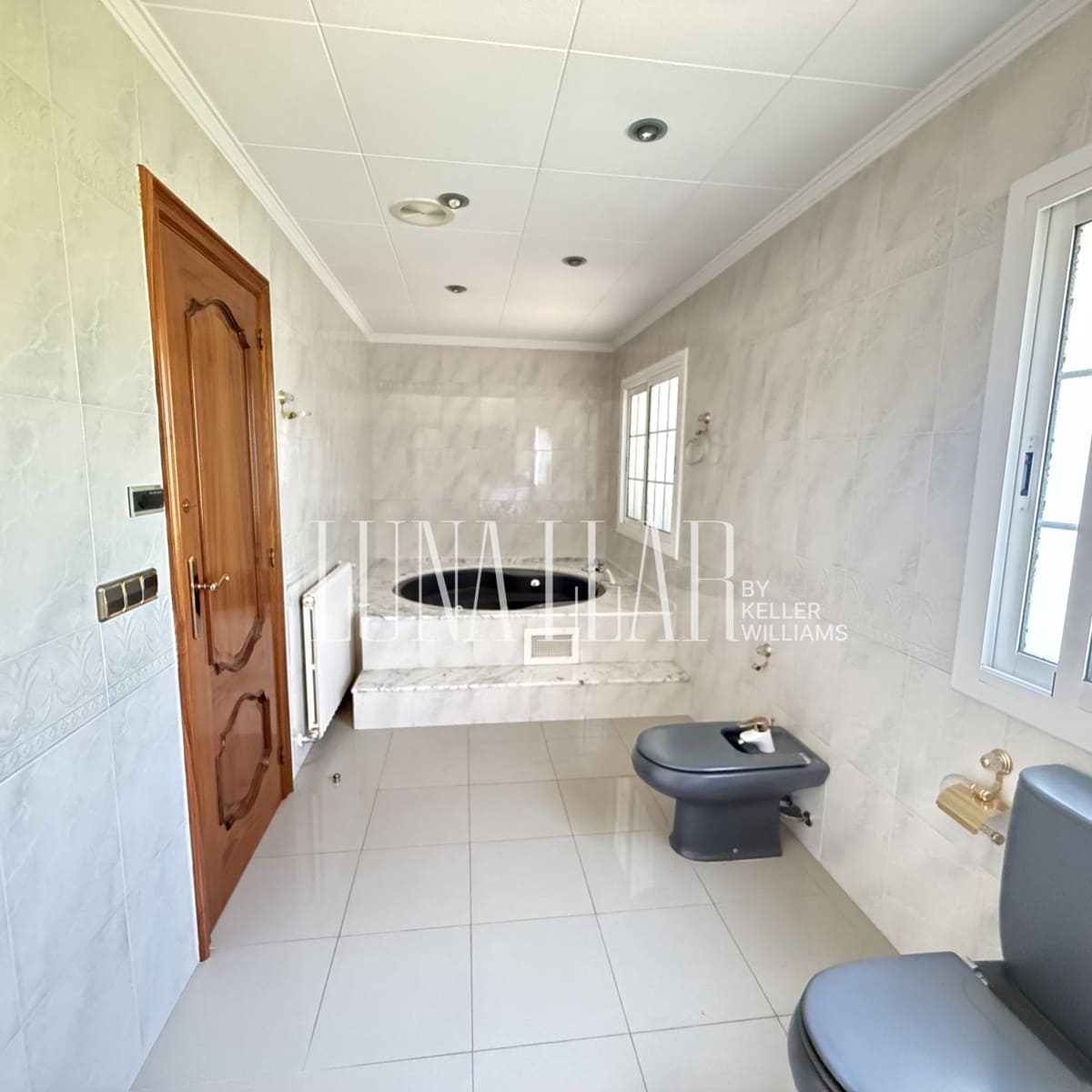 6 quarto Moradia para venda em Gava com piscina garagem - 995 000 € (Ref: 9941844)