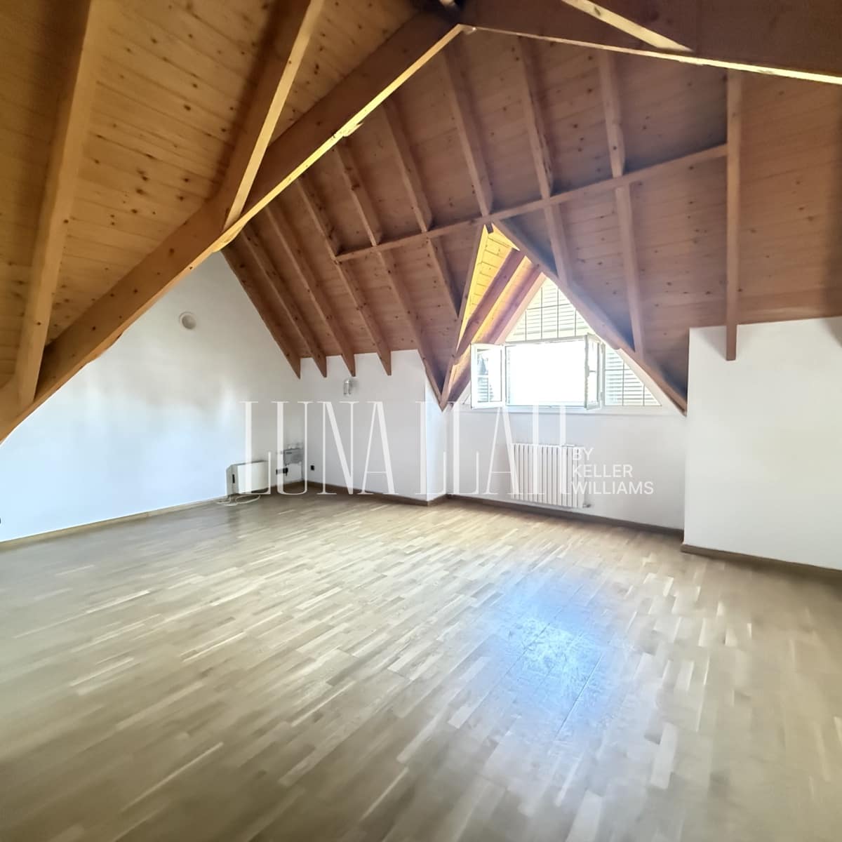 6 quarto Moradia para venda em Gava com piscina garagem - 995 000 € (Ref: 9941844)