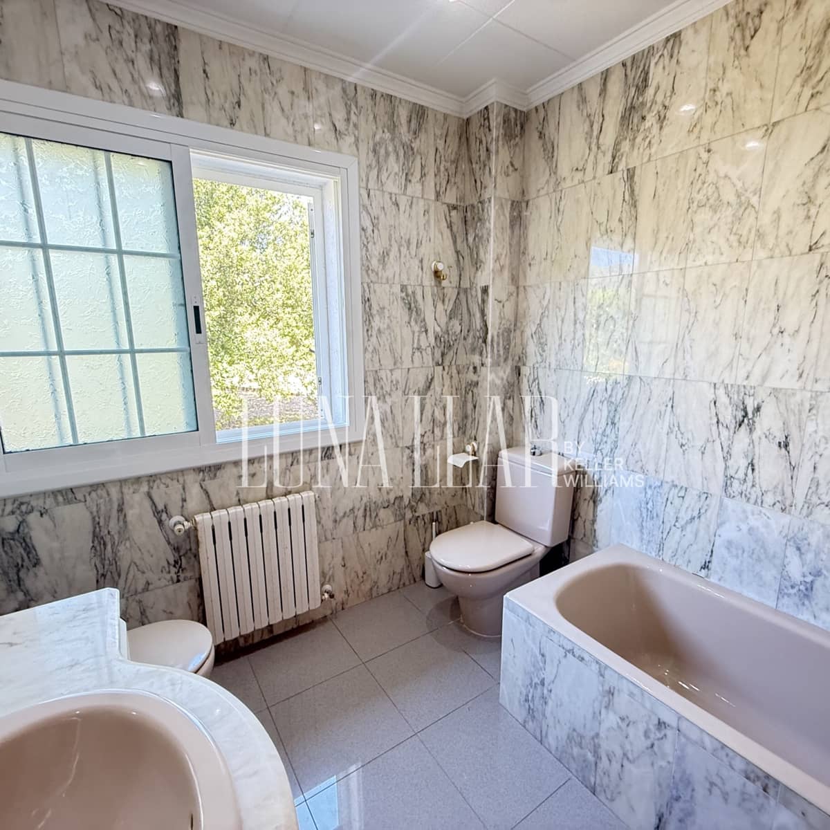 6 quarto Moradia para venda em Gava com piscina garagem - 995 000 € (Ref: 9941844)